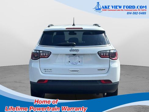 Used 2022 Jeep Compass Latitude w/ Sun and Sound Group AWD/4WD image 8