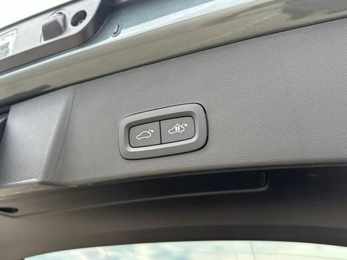 Certified 2026 Volvo XC40 B5 Plus AWD/4WD image 36
