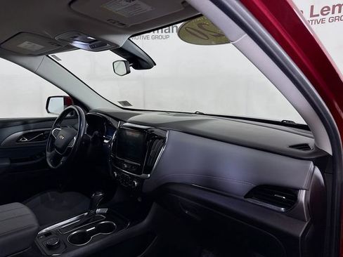 Used 2020 Chevrolet Traverse LT w/ Driver Confidence II Package image 31