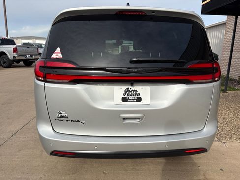 New 2026 Chrysler Pacifica Select w/ S Appearance Package image 10