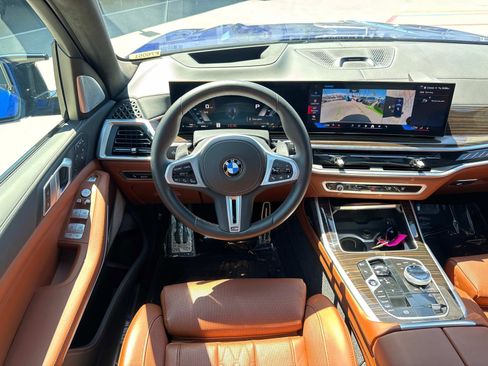 Used 2025 BMW X7 M60i image 10
