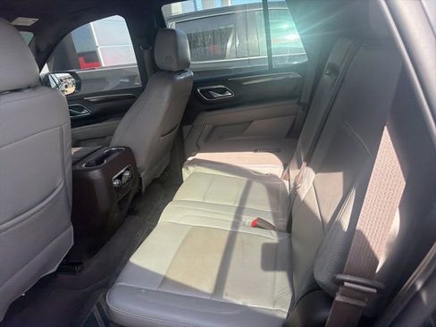 Used 2023 GMC Yukon SLE image 6