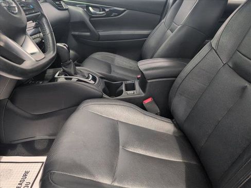 Used 2019 Nissan Rogue Sport SL w/ Premium Package FWD image 17