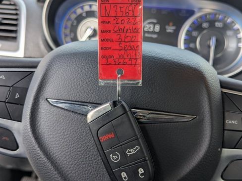 Used 2022 Chrysler 300 Touring w/ Sport Appearance Package image 35
