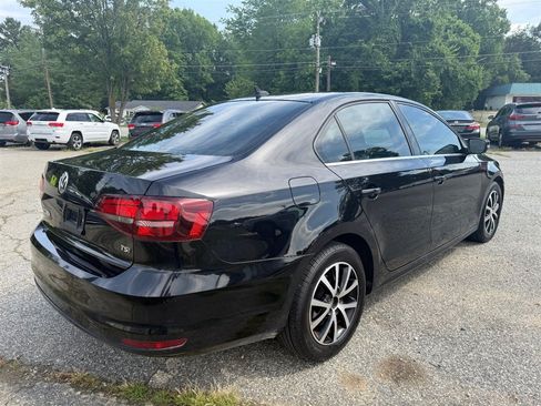 Used 2018 Volkswagen Jetta SE FWD image 5