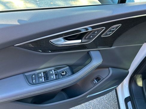 Used 2025 Audi Q7 3.0T Premium Plus image 14