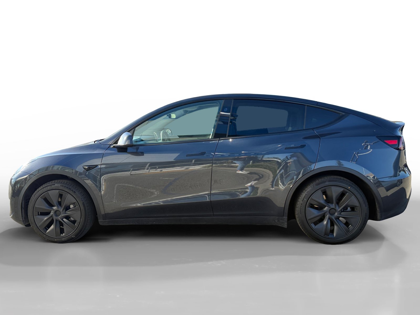 Used 2024 Tesla Model Y Long Range RWD image 2