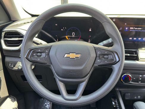 Used 2026 Chevrolet TrailBlazer LS FWD image 18