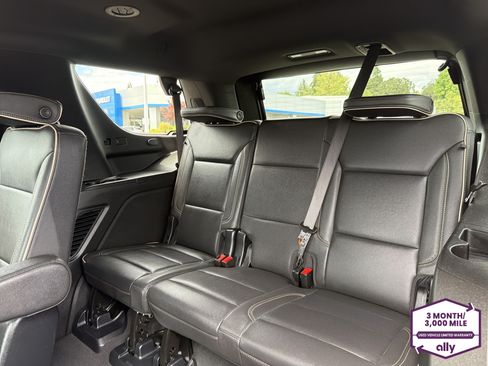 Used 2025 Chevrolet Tahoe Premier AWD/4WD image 12