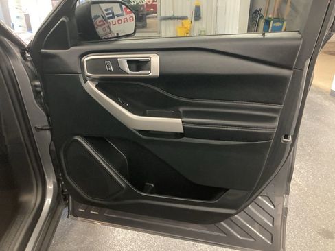 Used 2024 Ford Explorer XLT w/ Class IV Trailer Tow Package image 42