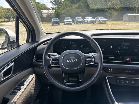 Used 2026 Kia Carnival LXS FWD image 21