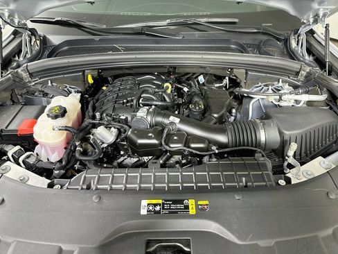 Used 2024 Jeep Grand Cherokee L Laredo RWD image 10