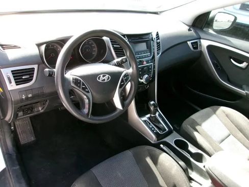 Used 2017 Hyundai Elantra GT FWD image 9