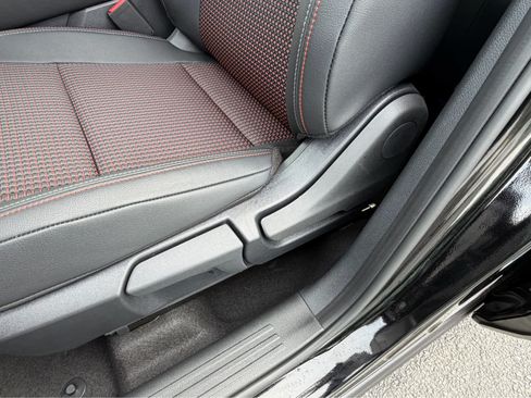 New 2026 Nissan Kicks SR AWD/4WD image 24