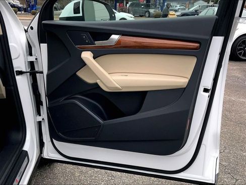 Certified 2023 Audi Q5 e Premium w/ Convenience Package image 23