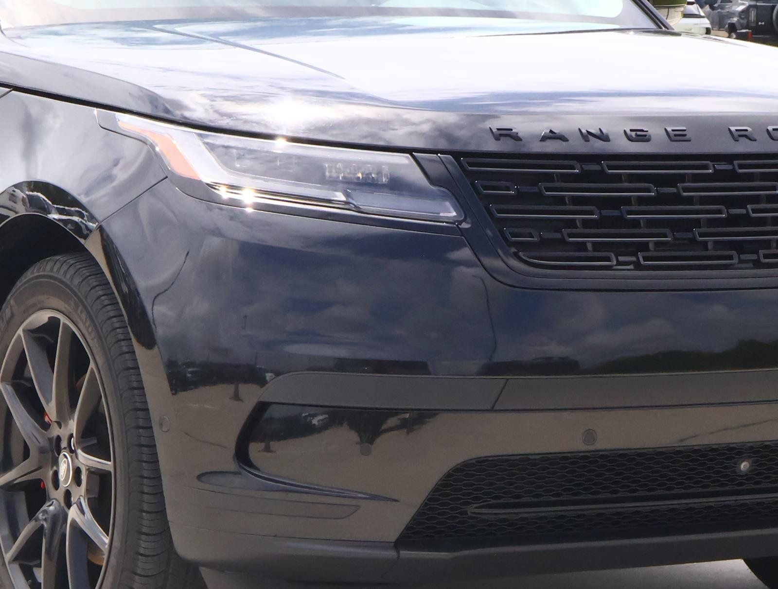 Used 2024 Land Rover Range Rover Velar S AWD/4WD image 8