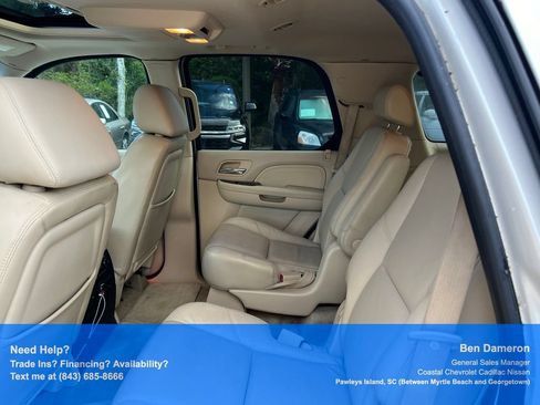 Used 2007 Cadillac Escalade AWD w/ Information Package image 10