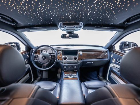 Used 2018 Rolls-Royce Ghost RWD image 34
