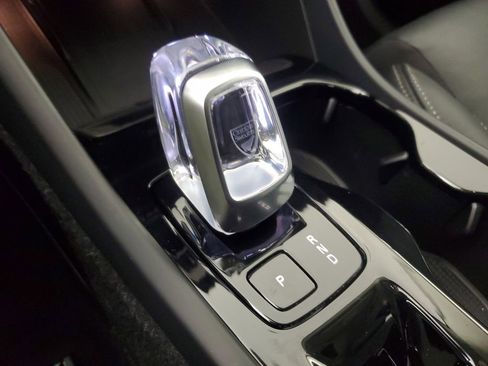 Certified 2025 Volvo XC40 B5 Plus image 35