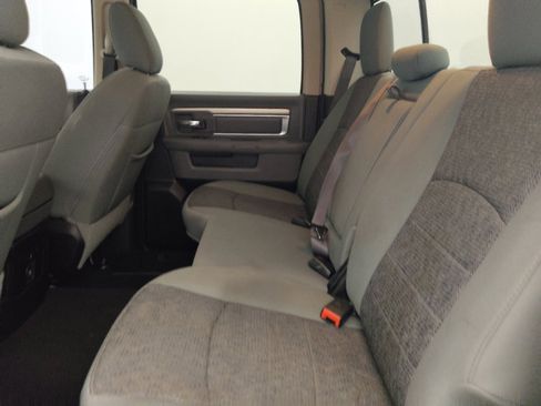 Used 2020 RAM 1500 Classic SLT w/ Luxury Group image 18