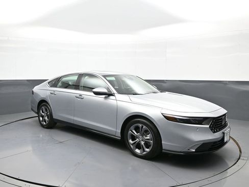 Certified 2025 Honda Accord EX-L image 7