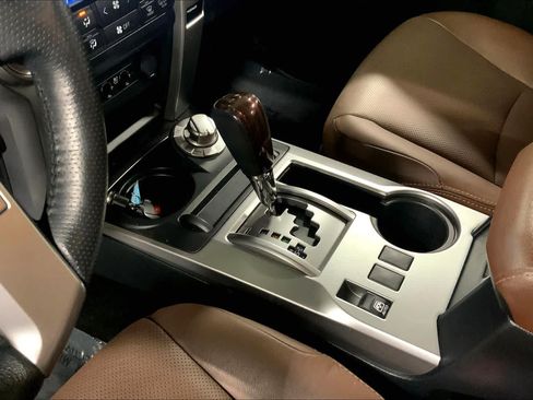 Used 2022 Toyota 4Runner Limited AWD/4WD image 17