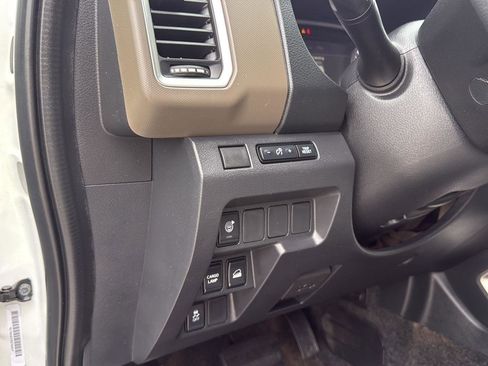 Used 2023 Nissan Frontier SV w/ Technology Package image 13