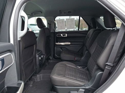 Used 2021 Ford Explorer XLT image 10