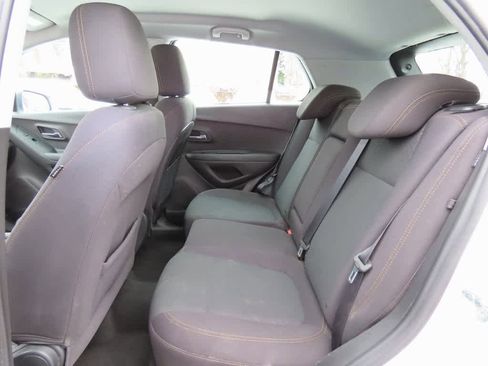 Used 2018 Chevrolet Trax LS image 13