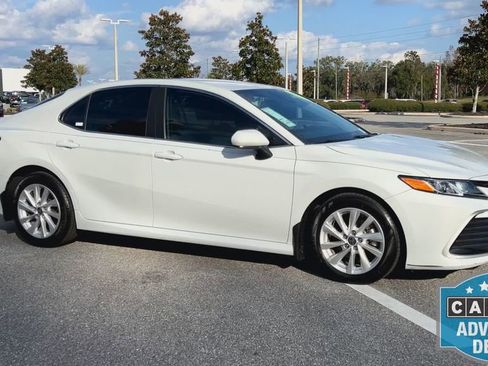 Used 2023 Toyota Camry LE image 2