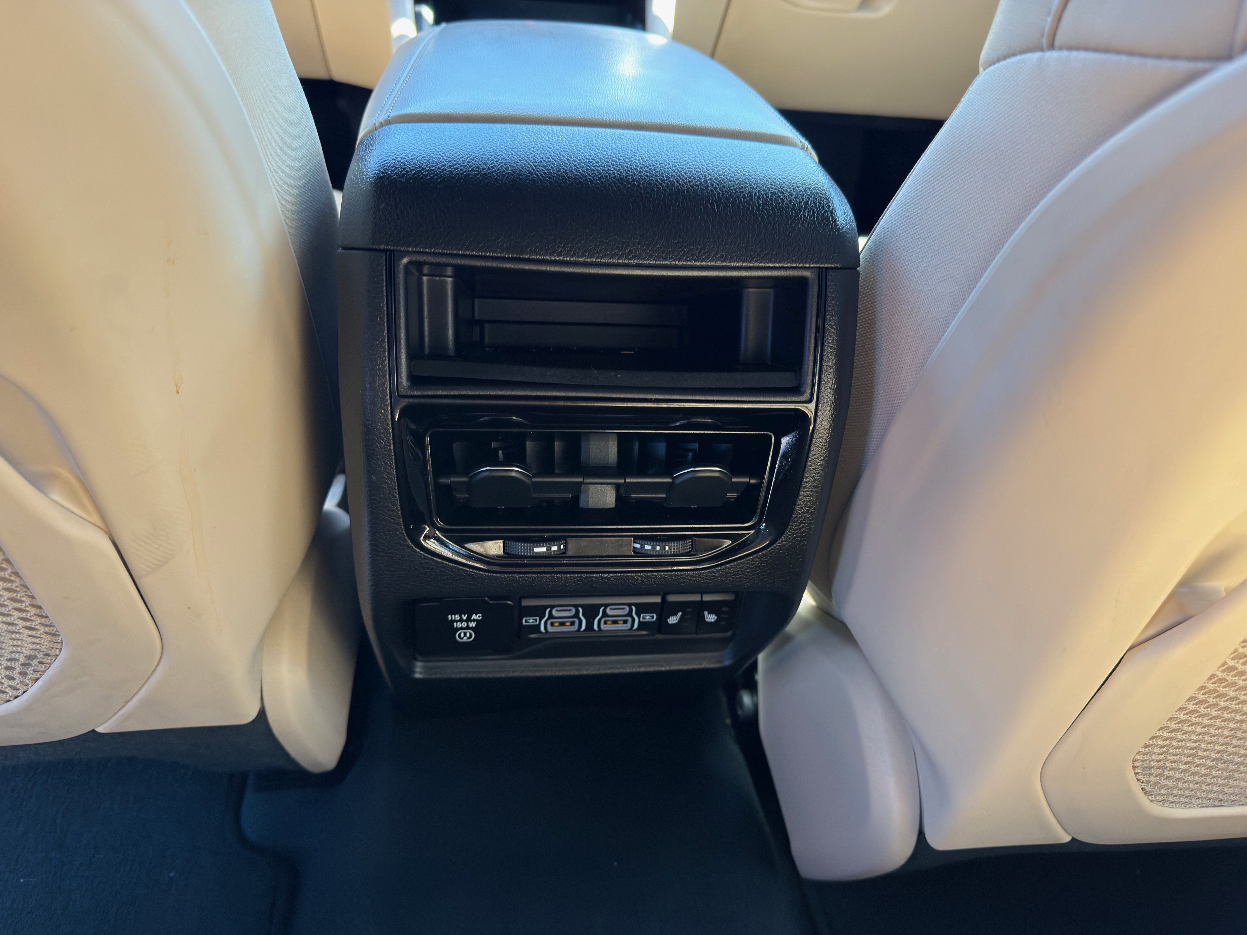 Used 2023 Jeep Grand Cherokee Limited w/ Trailer Tow Prep Group (B) AWD/4WD image 21