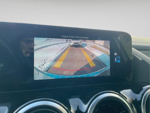 Used 2022 Mercedes-Benz GLA 250 4MATIC image 18