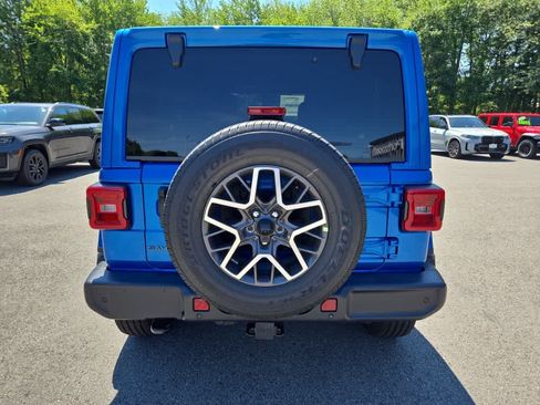 New 2026 Jeep Wrangler Unlimited Sahara AWD/4WD image 5