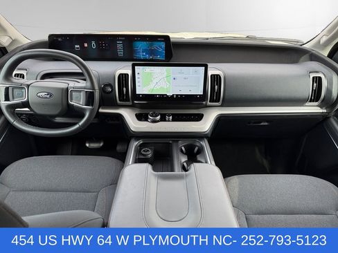 Used 2025 Ford Expedition Max Active AWD/4WD image 10
