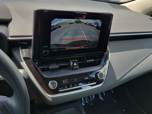 Used 2024 Toyota Corolla LE image 27