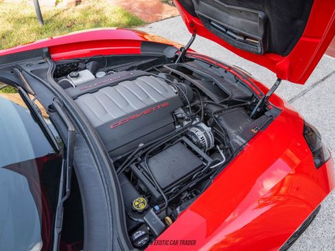 Used 2019 Chevrolet Corvette Stingray Coupe w/ Carbon Flash Badge Package image 22