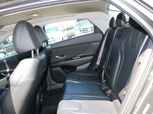 Used 2024 Hyundai Elantra Limited FWD image 25