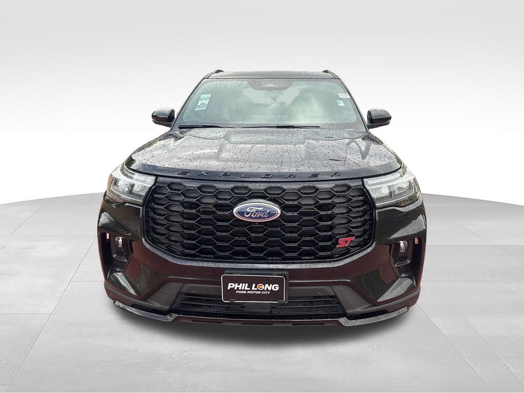 Used 2025 Ford Explorer ST AWD/4WD image 2