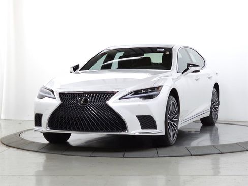 Certified 2024 Lexus LS 500 AWD w/ Luxury Package image 3