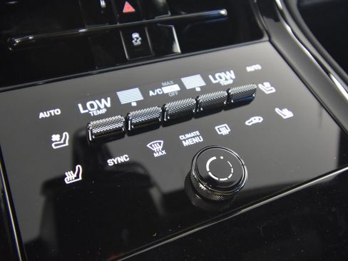 New 2025 Porsche Panamera 4 image 34