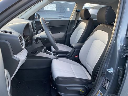 New 2025 Hyundai Venue SEL image 29