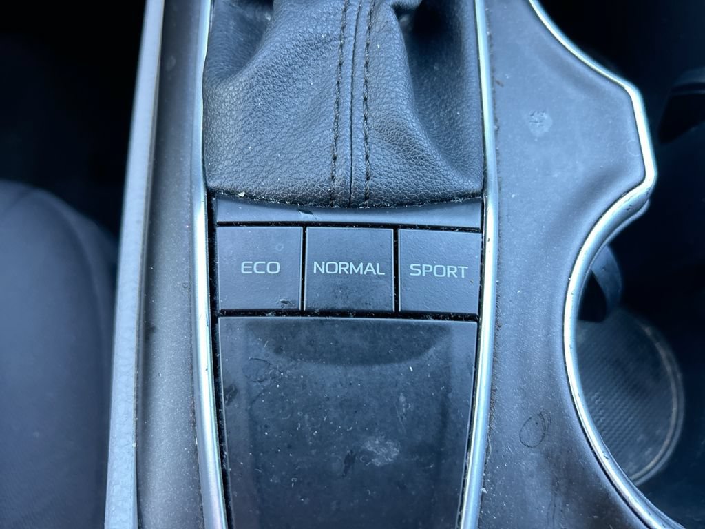 Used 2024 Toyota Camry LE FWD image 32