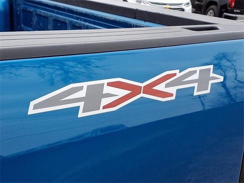 Used 2022 Chevrolet Colorado W/T w/ Custom Special Edition image 31