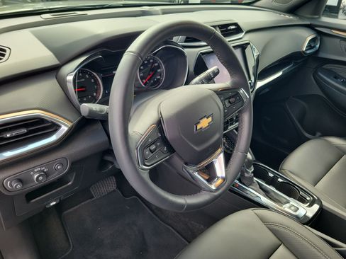 Used 2023 Chevrolet TrailBlazer ACTIV w/ Sun and Liftgate Package AWD/4WD image 17