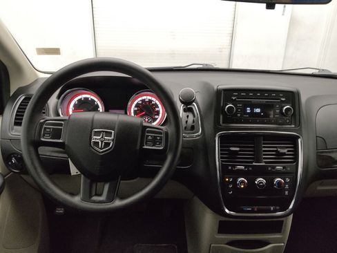 Used 2015 Dodge Grand Caravan American Value Package image 22
