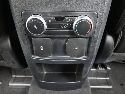 Used 2021 Ford Explorer XLT w/ Equipment Group 202A RWD image 17