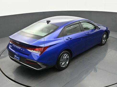 Certified 2024 Hyundai Elantra SEL FWD image 35
