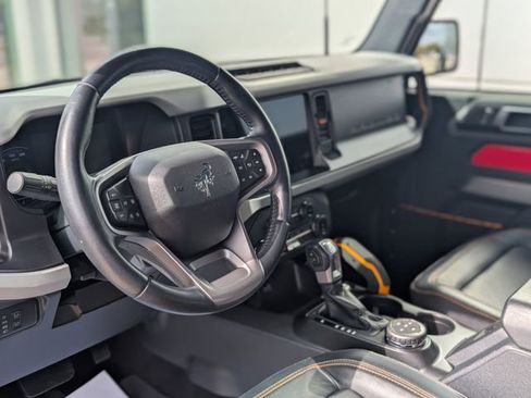 Used 2022 Ford Bronco Badlands w/ Sasquatch Package AWD/4WD image 12