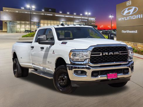 Used 2024 RAM 3500 Big Horn AWD/4WD image 3