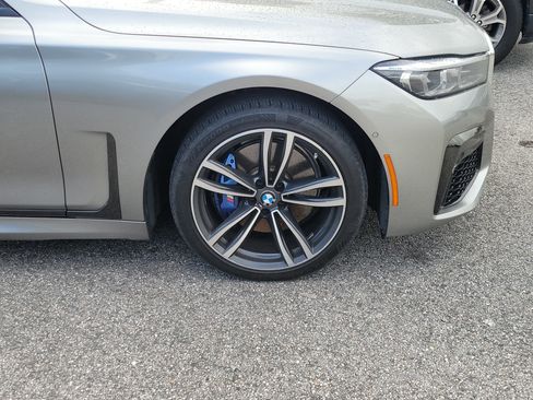Used 2020 BMW 740i xDrive w/ M Sport Package AWD/4WD image 8
